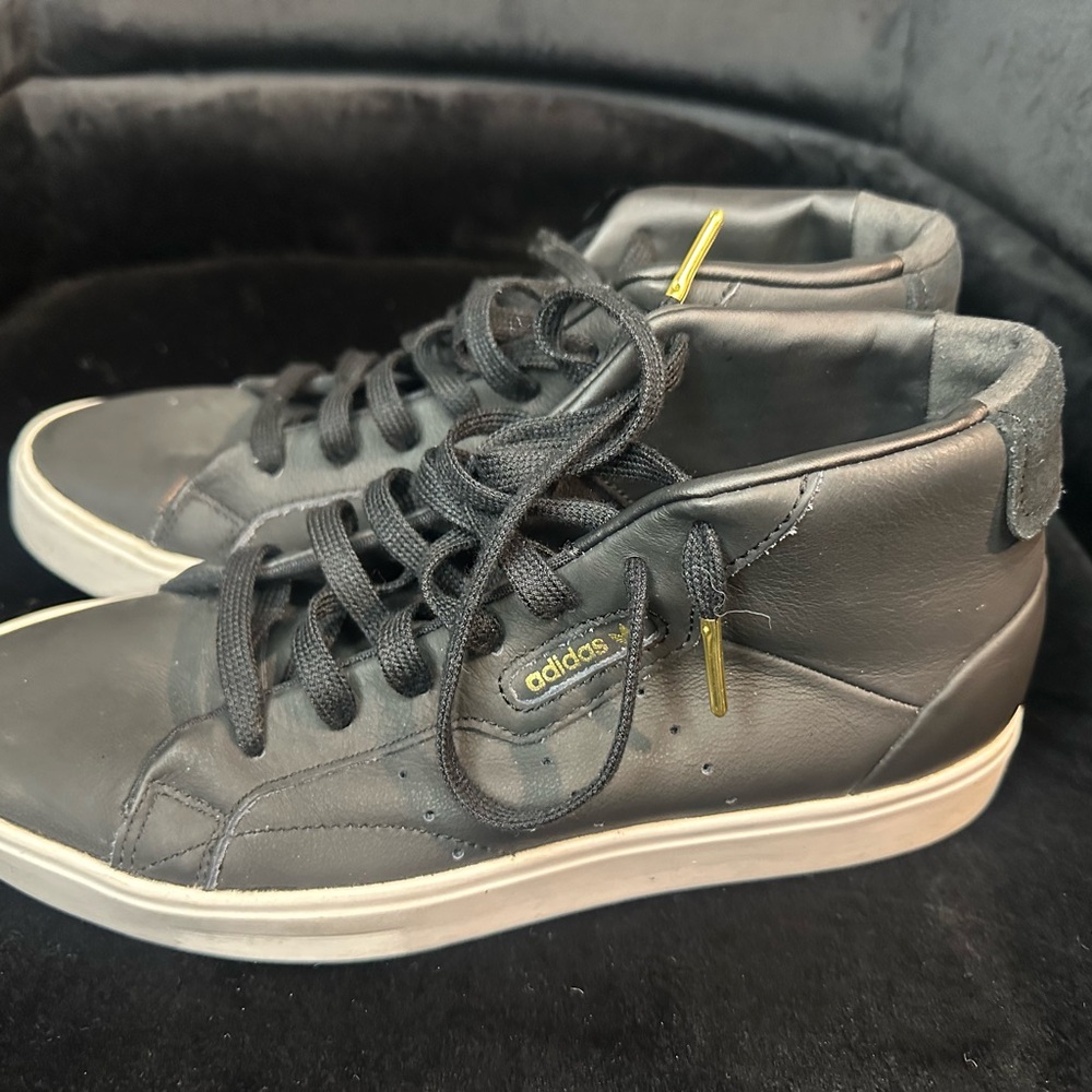 Adidas women  Black High-Top Sneakers